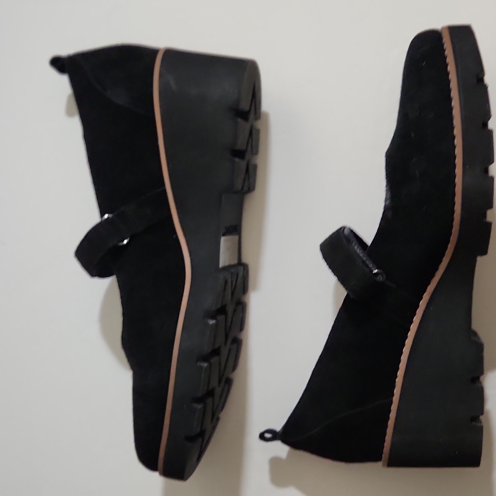 Vionic ALMA Black Suede Mary Janes Wedge Heel with Tan Trim Sz 11 - Picture 3 of 6